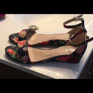 Women’s wedge sandals - floral